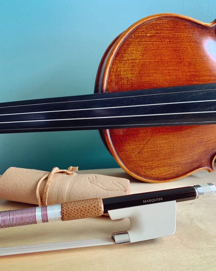 How to Rosin a New Bow How Much Rosin to Apply on a Violin Bow