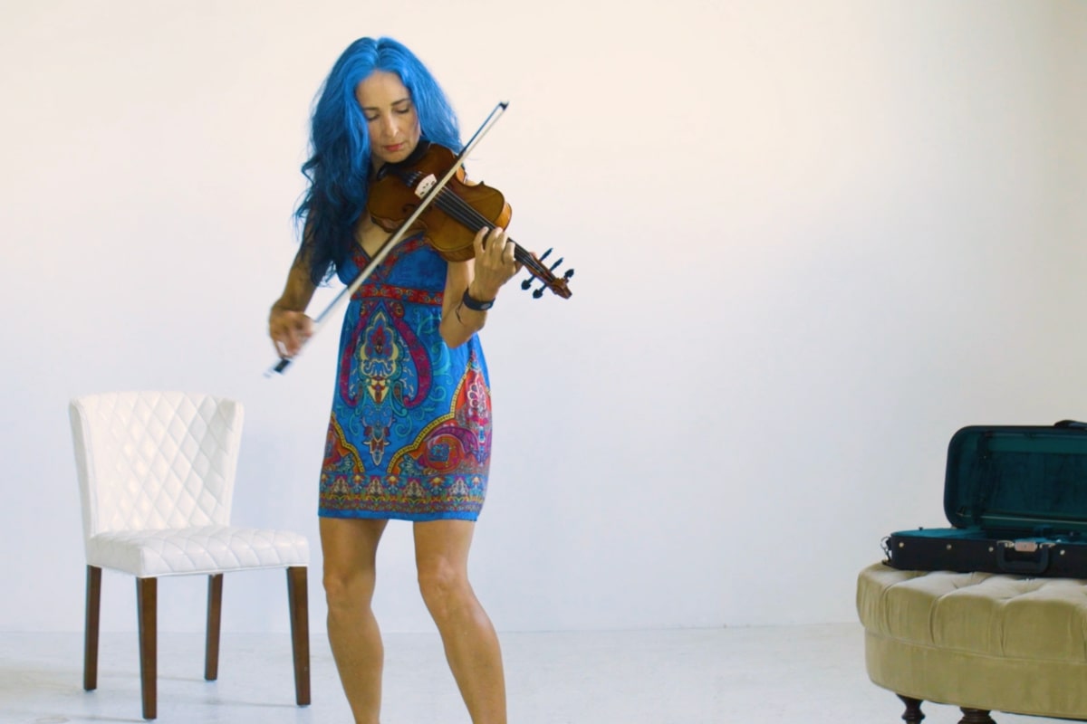 Violinist Jessy Greene Reviews Carbon Fiber vs Wood Bows