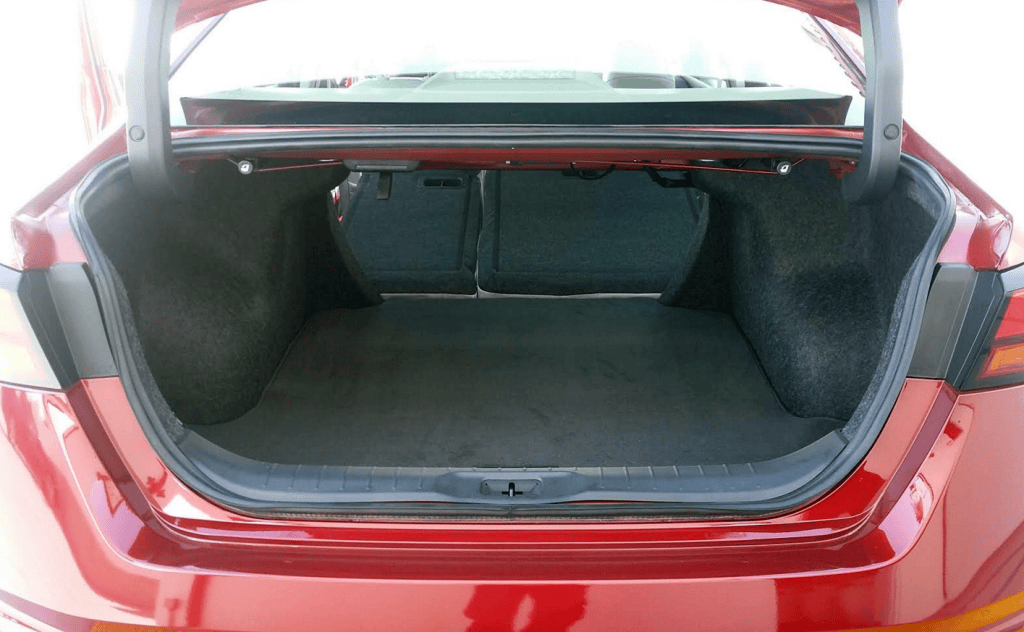 2019 Nissan Altima The Daily Drive | Consumer Guide®