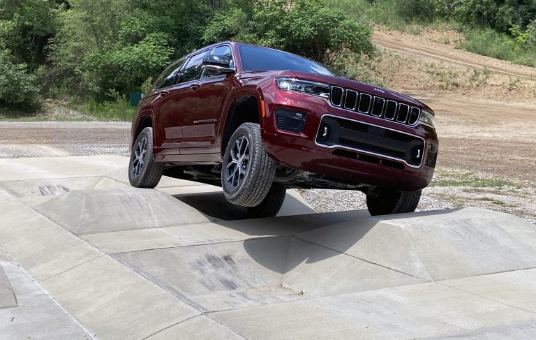 First Spin 2021 Jeep Grand Cherokee L The Daily Drive Consumer