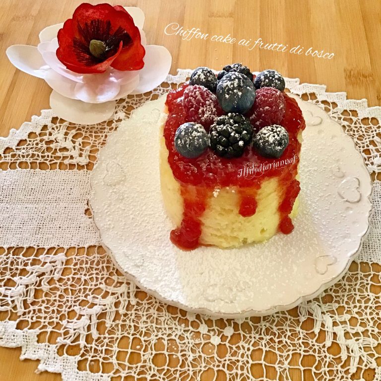 Chiffon cake ai frutti di bosco in vasocottura Il Filo di Ariannas