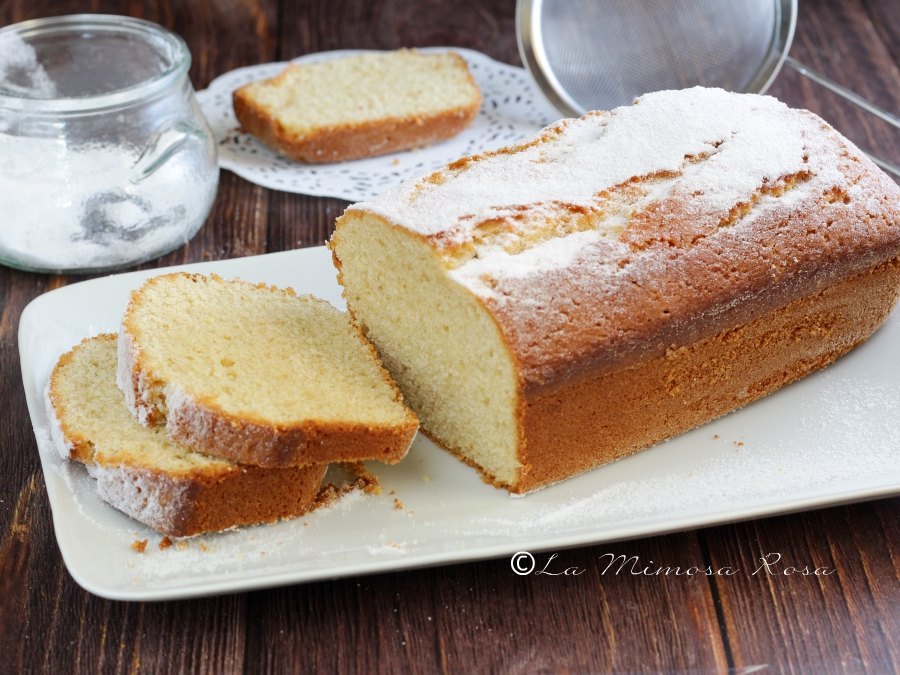 4 uova 230 g zucchero 130 ml olio di semi di girasole 250 g yogurt alla frutta gusto albicocca 1 pizzico sale 250 g farina 0 75 g. Plumcake Allo Yogurt Sofficissimo E Senza Bilancia