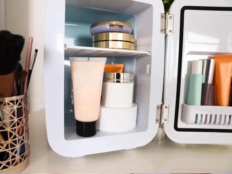 What skincare products should be refrigerated? And, why? Blog Cosmetis