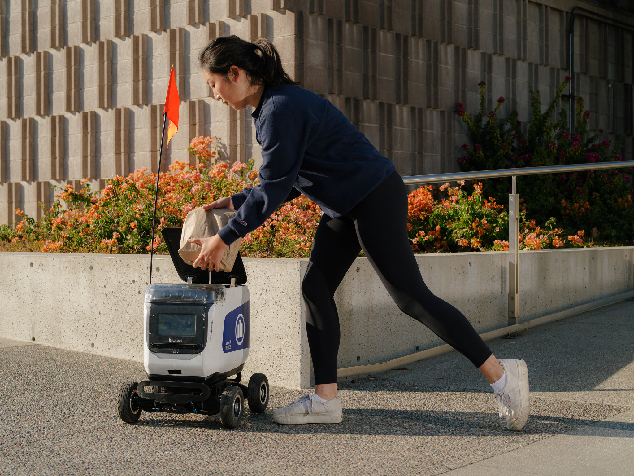 Sidewalk Delivery Robots An Introduction to Technology and Vendors