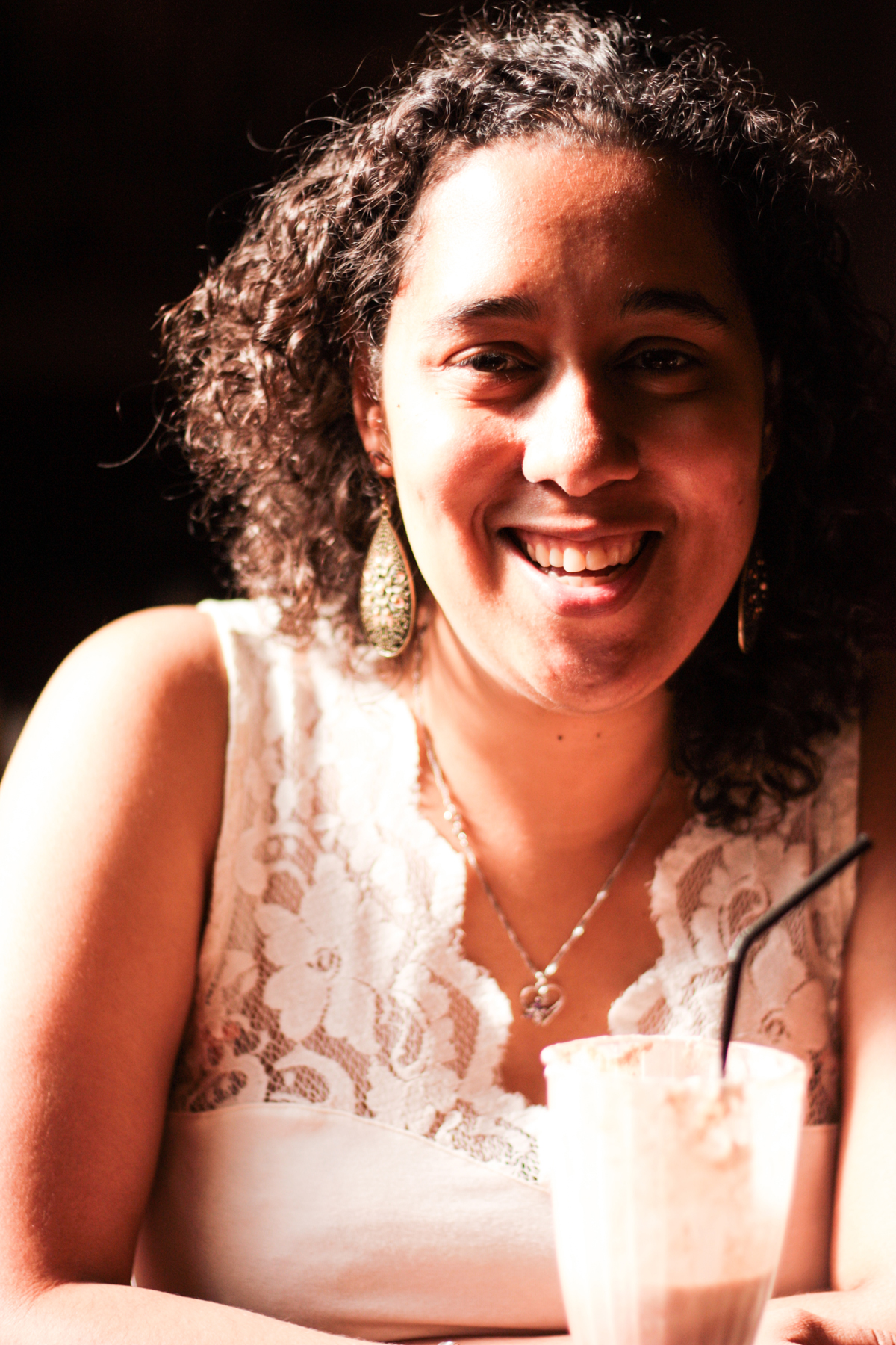 Neue Blogreihe "Auf einen Kaffee mit… Jasmine Thomas, Sängerin