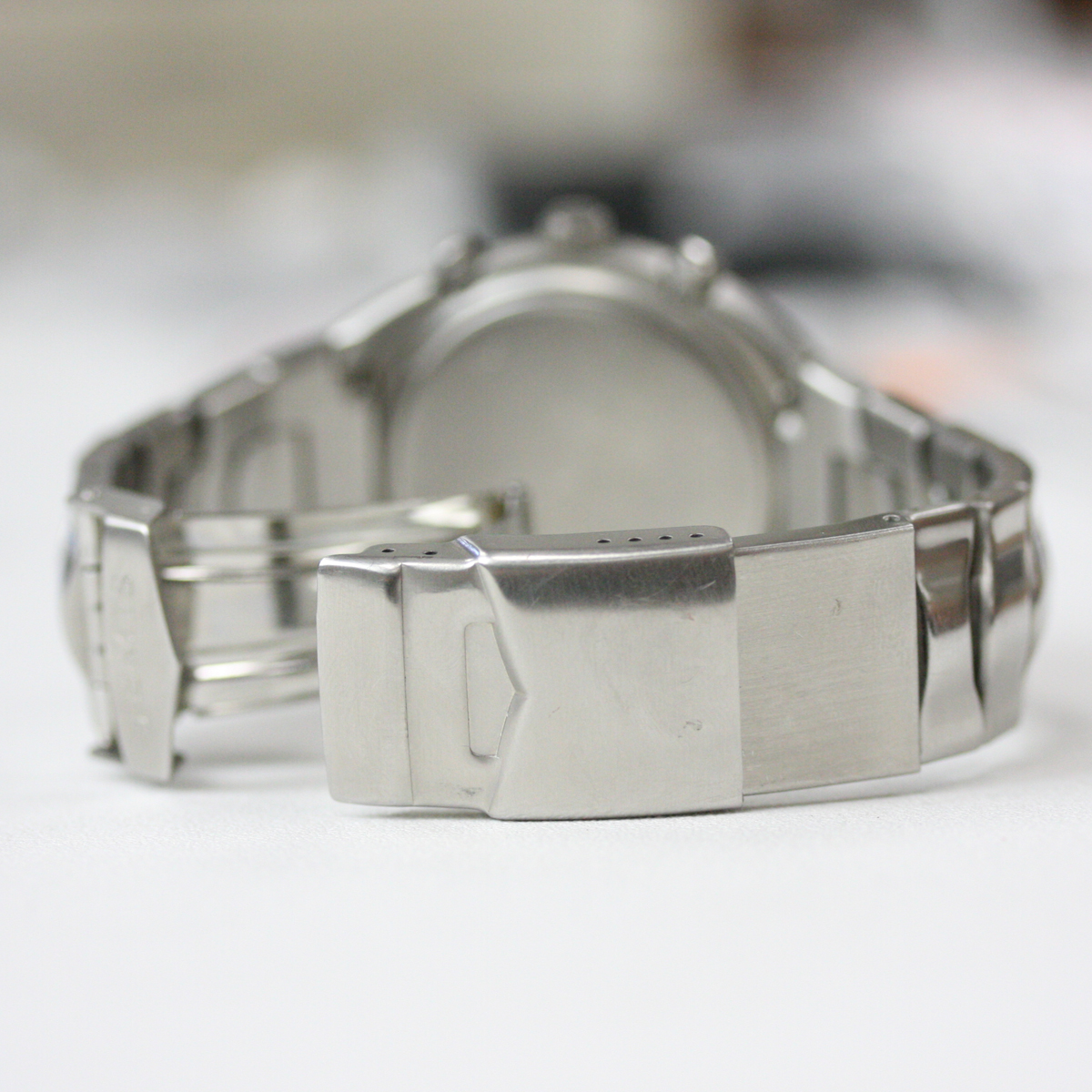 How to Install a Regular Buckle Extender Esslinger Watchmaker