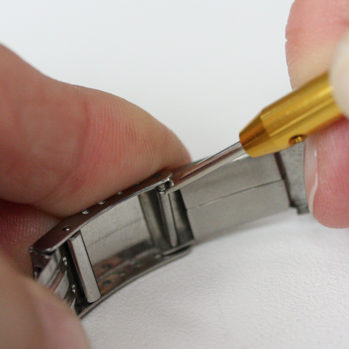 How to Install a Spring Loaded Buckle Extender Esslinger Watchmaker