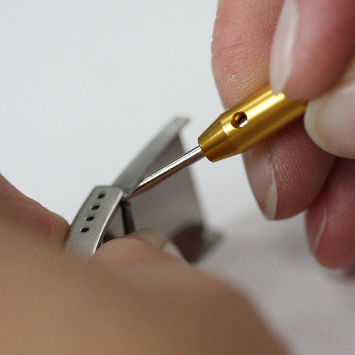 How to Install a Regular Buckle Extender Esslinger Watchmaker