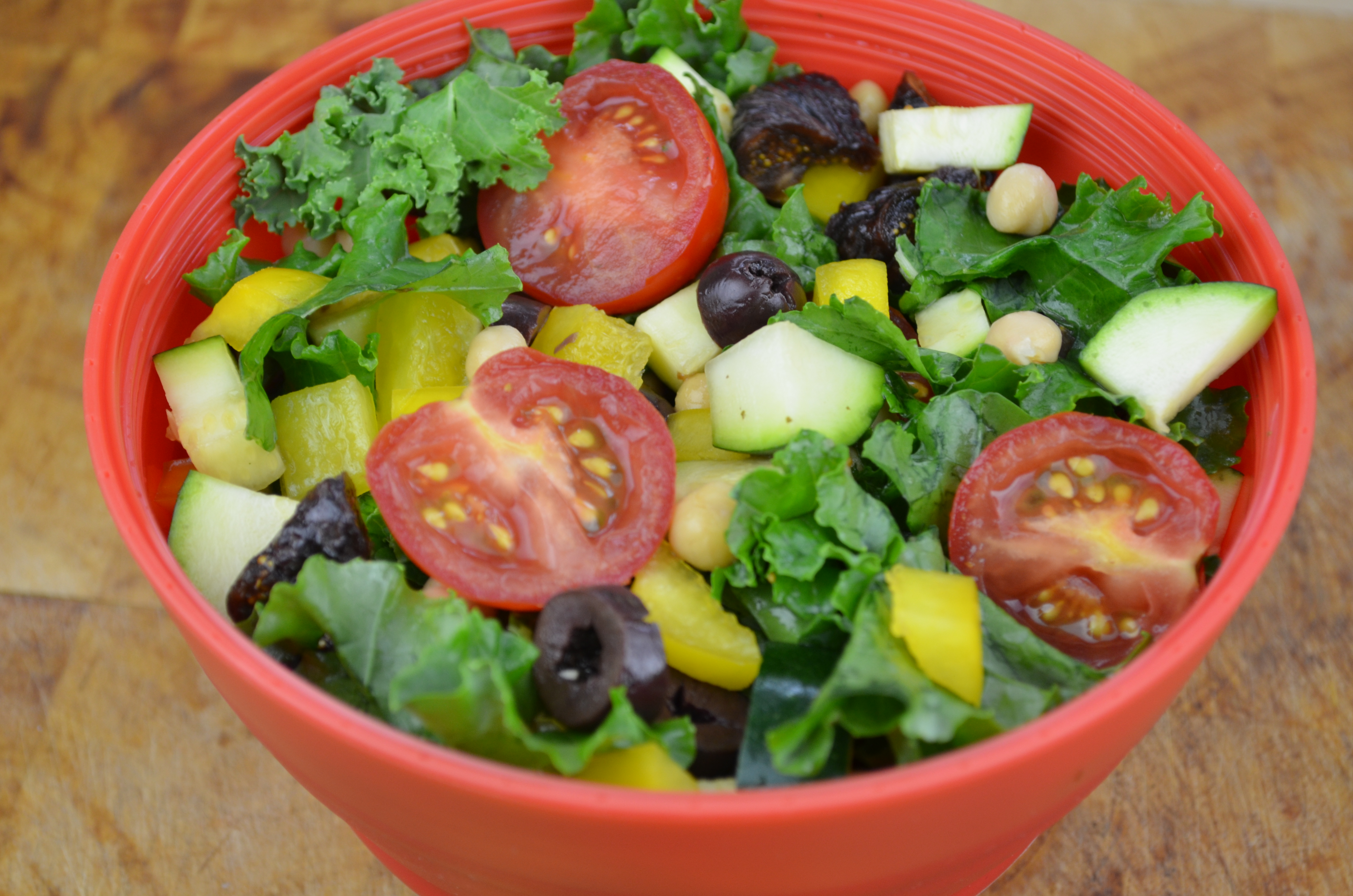Kale Salad with Creamy Garlic Dressing Fablunch