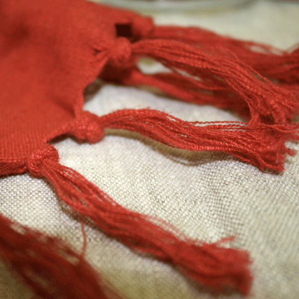 MAKE A FRINGE SCARF the thread