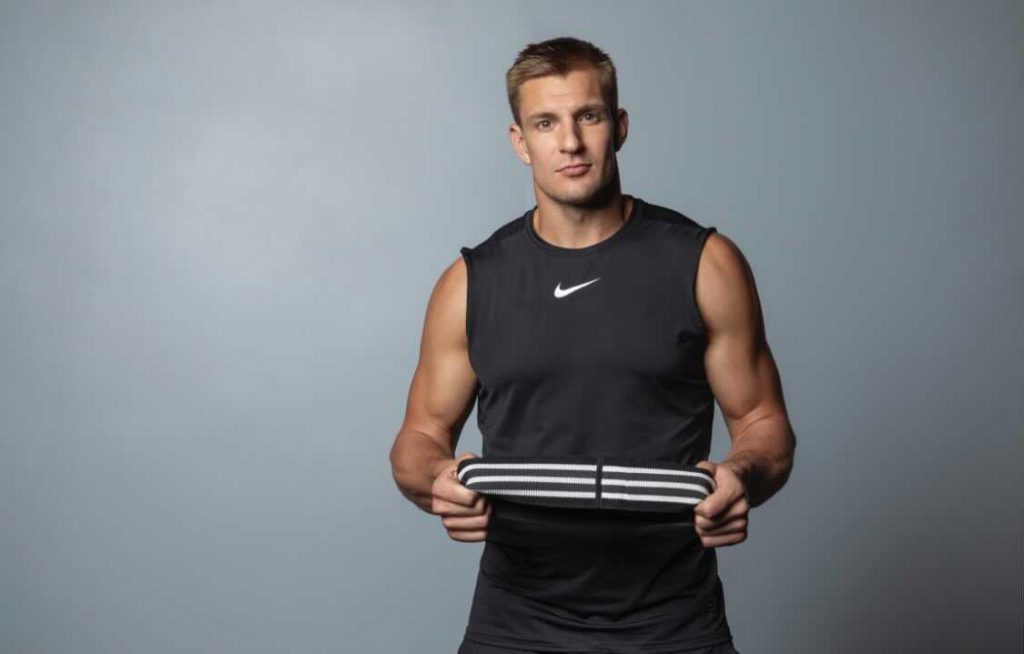 25 Best Resistance Band Workouts for Men Fitplan Blog