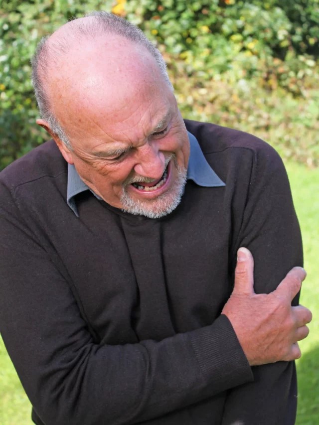 Heart Attack Pain In Arms What Are The Causes, Symptoms & Treatment