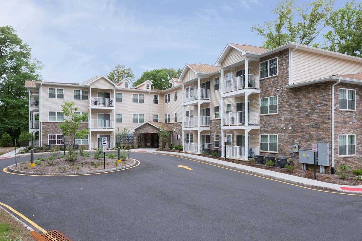 Lovely Parsippany Mill Run apartments for rent in Morris Plains, New Jersey