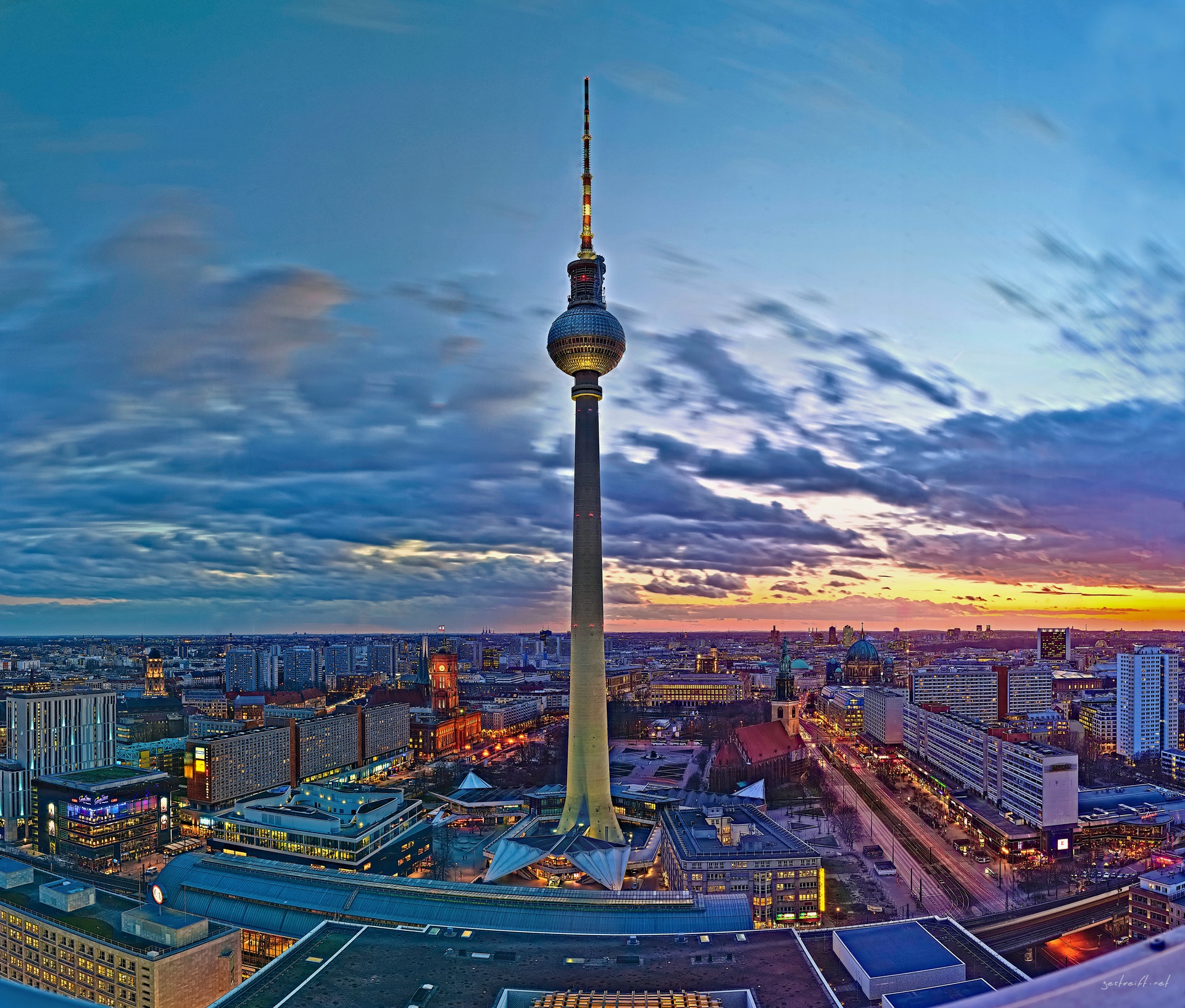 Der Fernsehturm Berlin (Photoblog)
