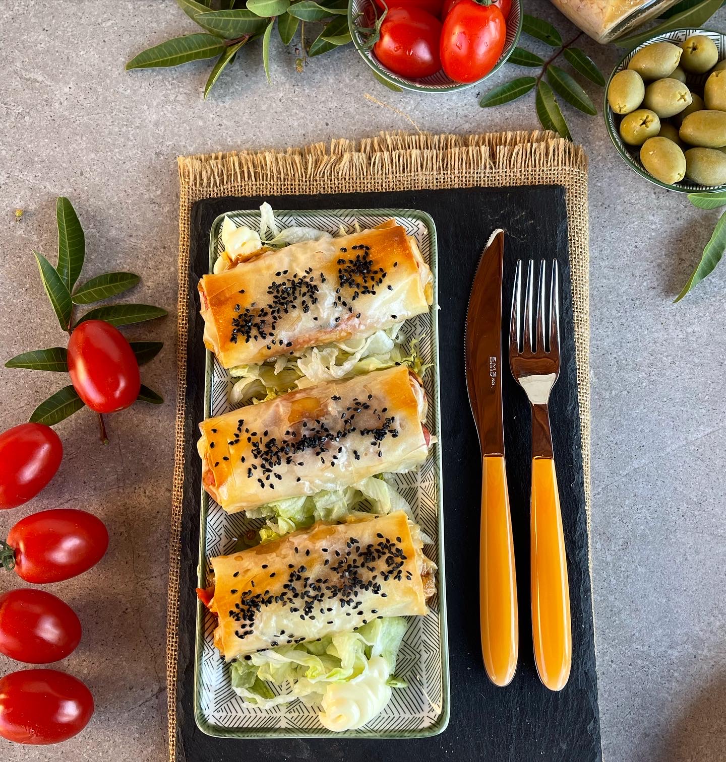 INVOLTINI DI PASTA FILLO con peperoni, tonno e mozzarella le ricette