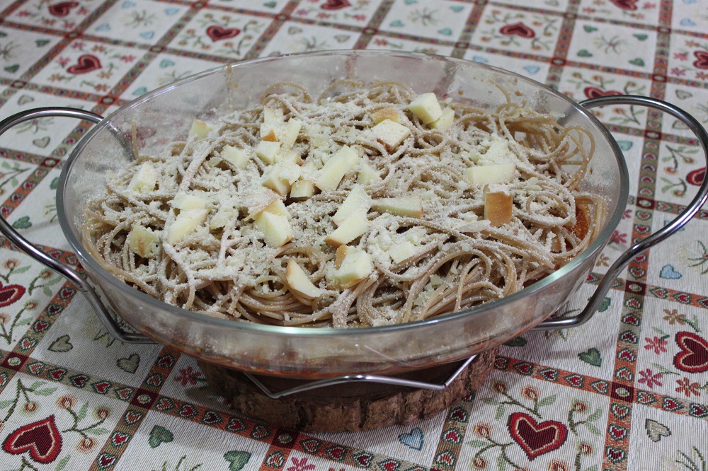 Spaghetti alla pizzaiola, ricetta Cucina per caso con Amelia