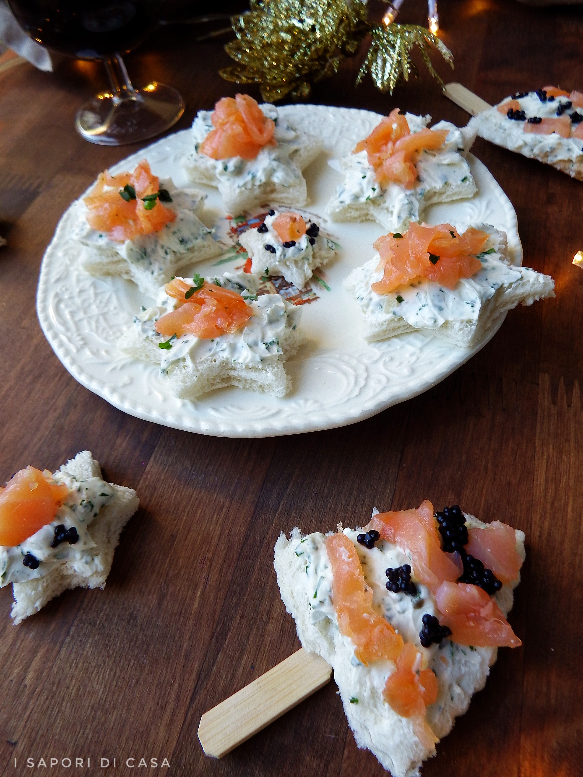 TARTINE AL SALMONE E BURRO ALLE ERBE I SAPORI DI CASA