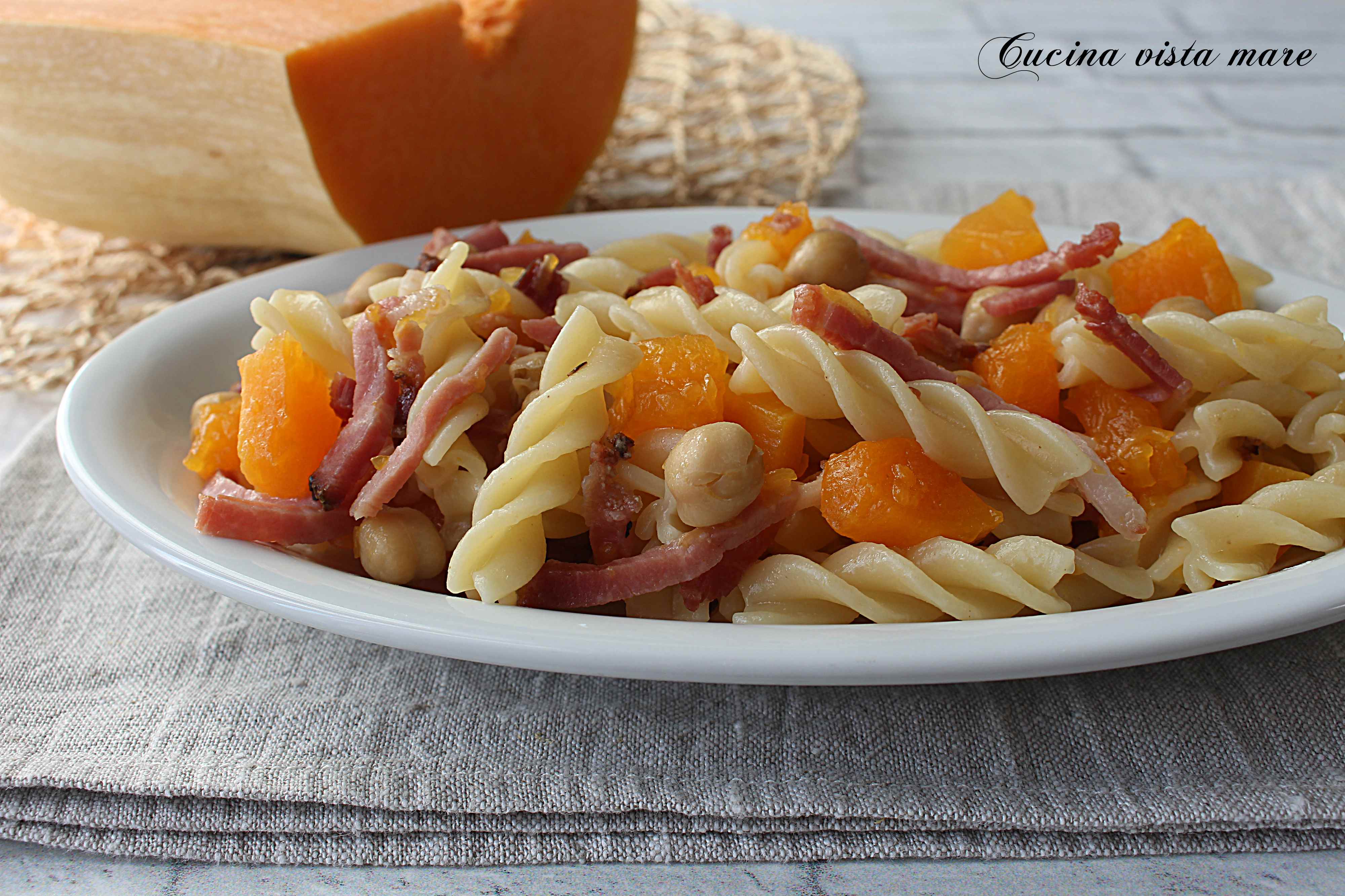 Fusilli ceci zucca e speck