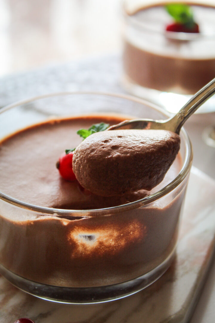 Mousse al cioccolato con acqua faba Ricetta senza panna e lattosio