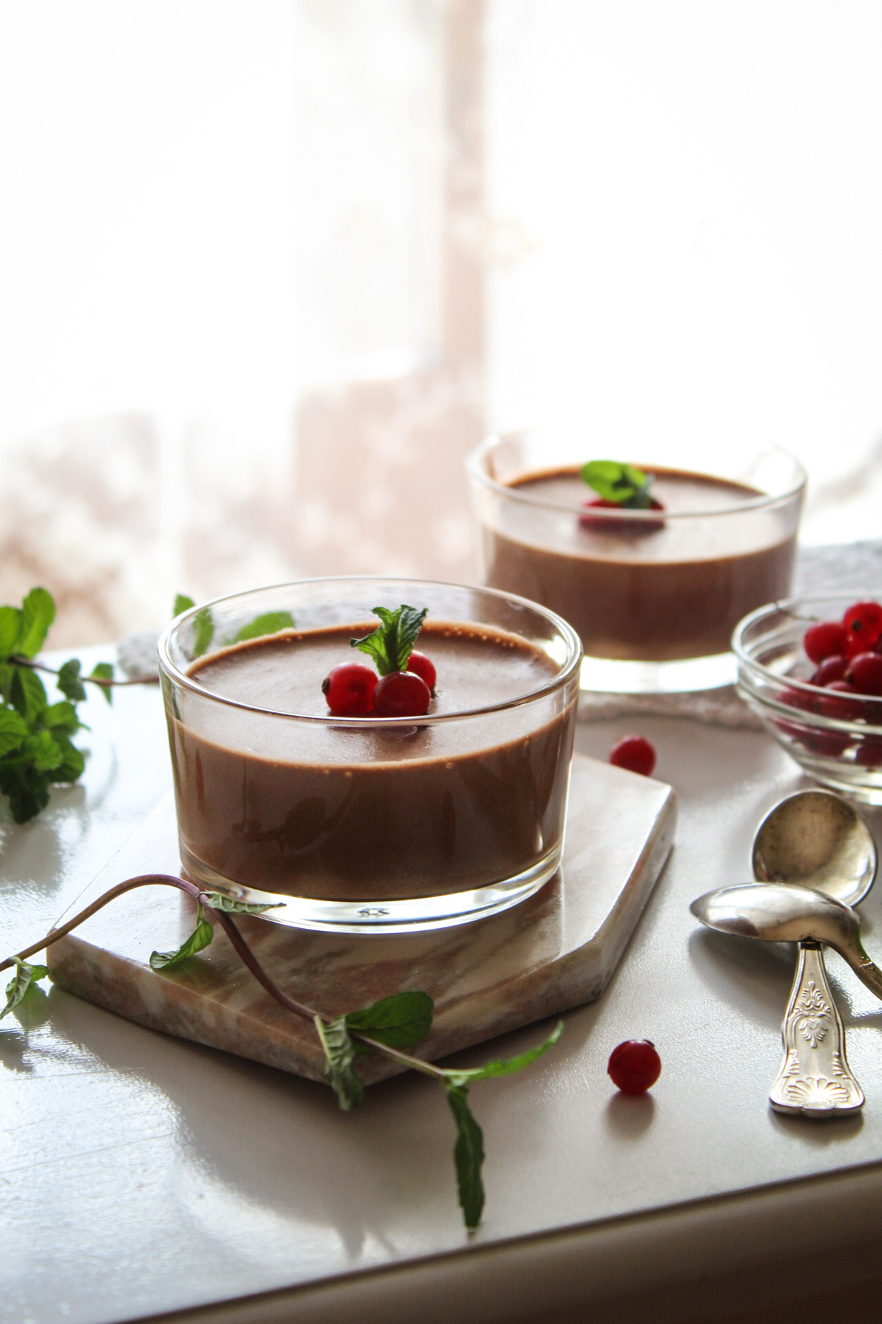 Mousse al cioccolato con acqua faba Ricetta senza panna e lattosio