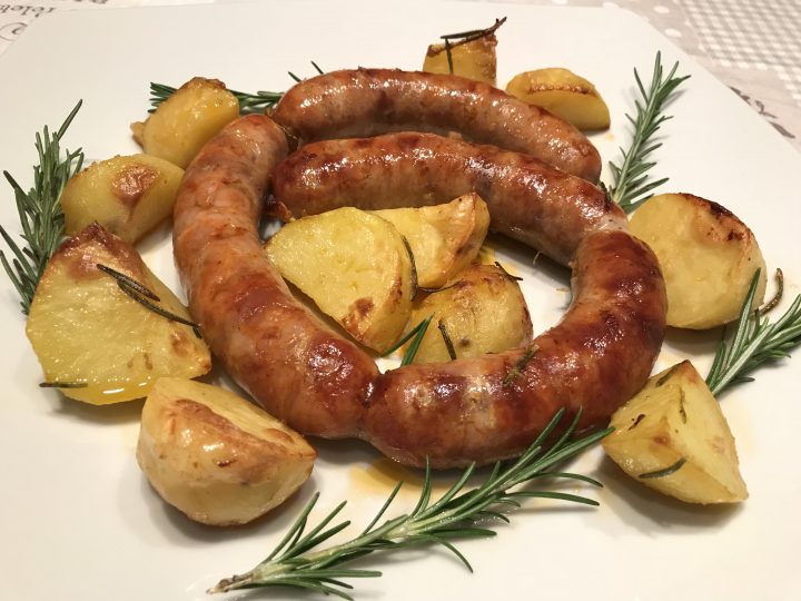 salsiccia calabrese con patate al forno / piatto tipico calabrese