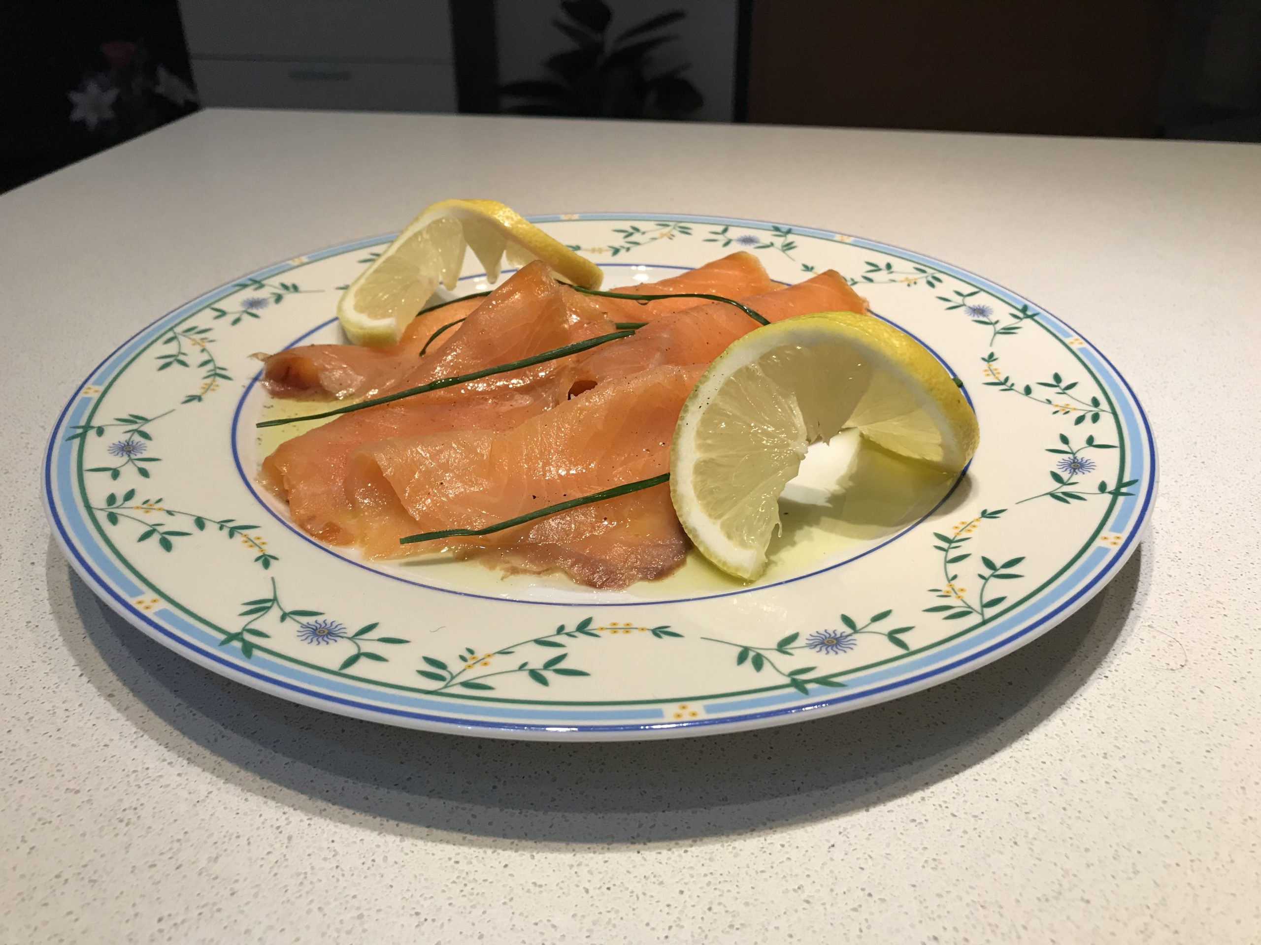 Carpaccio di salmone affumicato / un antipasto semplice, veloce e gustoso!