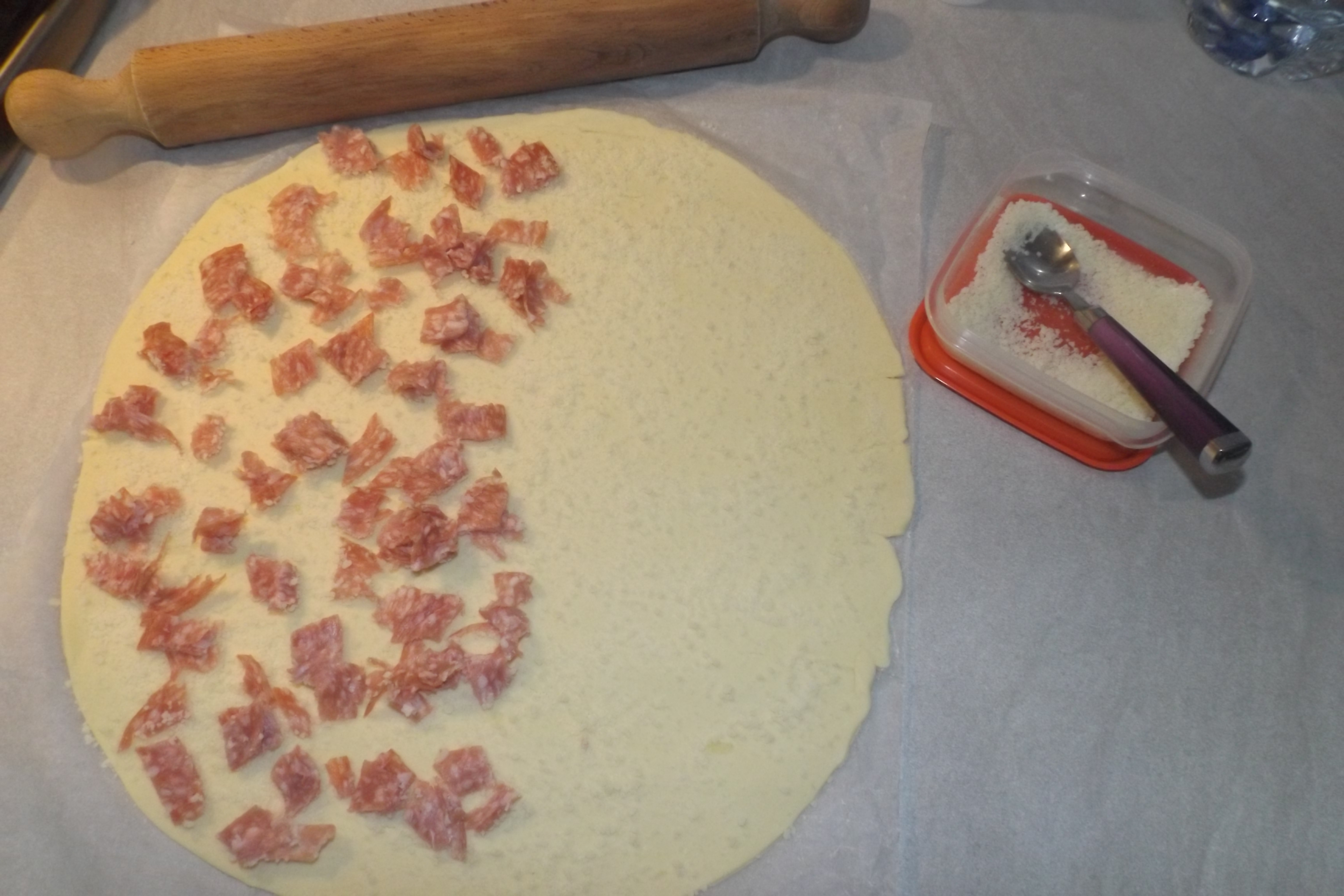 Grissini di pasta sfoglia con salame e parmigiano Gracys cooking