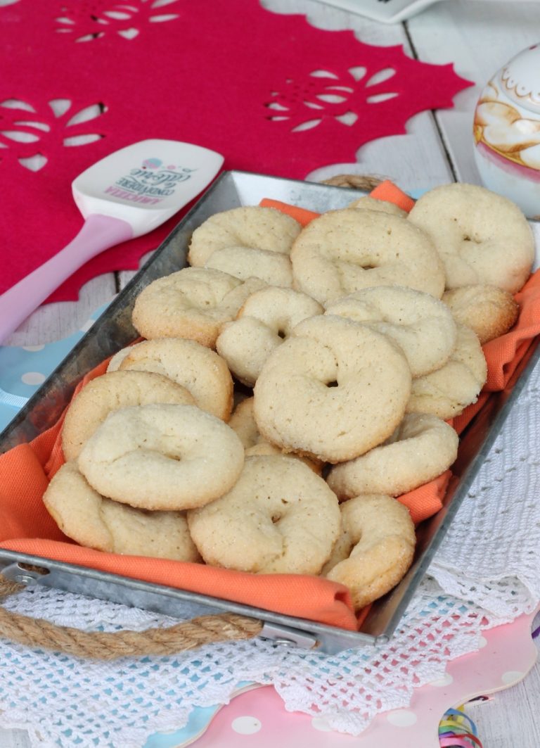 BISCOTTI AL VINO BIANCO ciambelline al vino ricetta senza burro e uova