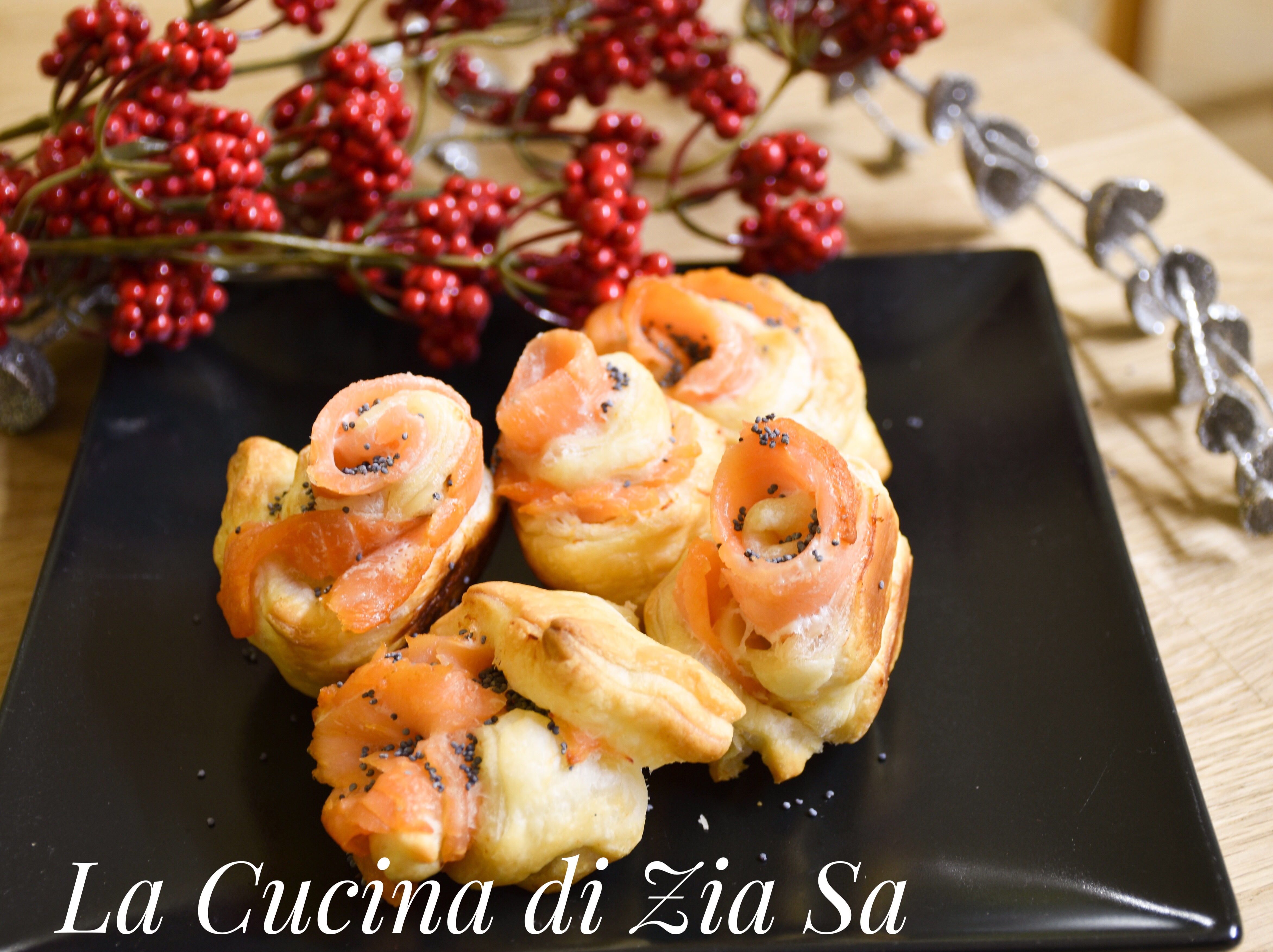 Roselline di pasta sfoglia al salmone La Cucina di Zia Sa