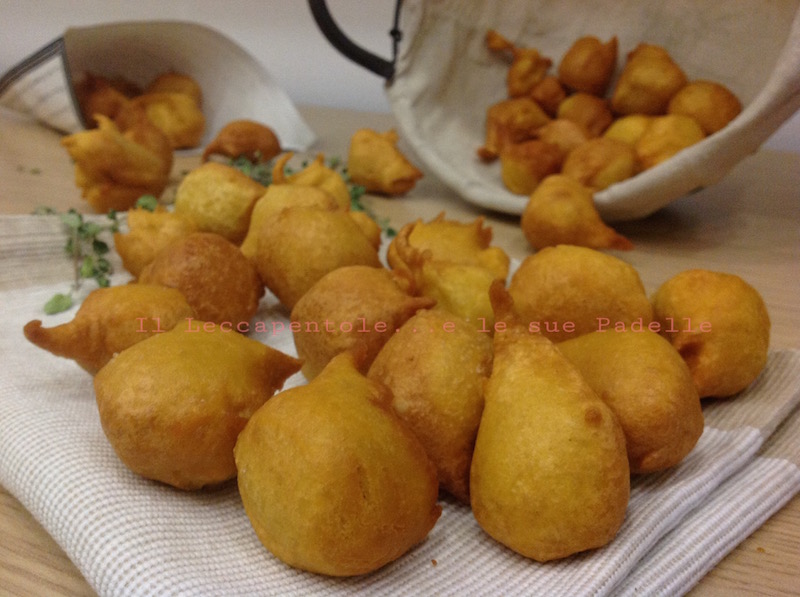 CUCULLI ( Frittelle di farina di ceci )