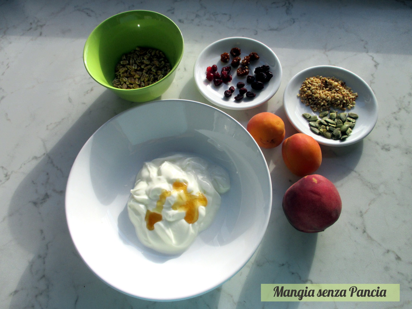 Orzo soffiato yogurt frutta e semi Mangia senza Pancia