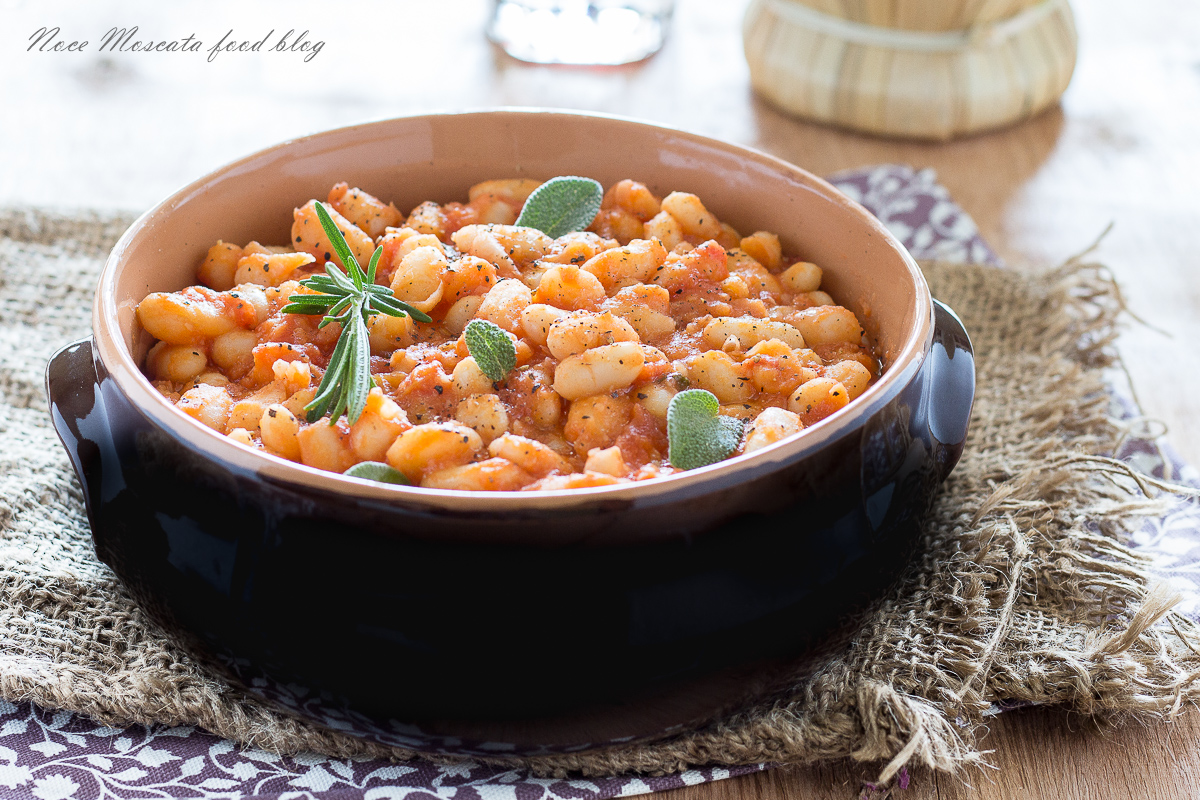 Fagioli all'uccelletto, ricetta tipica della tradizione toscana