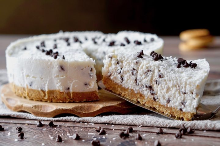 Torta Fredda Allo Yogurt E Gocce Di Cioccolato