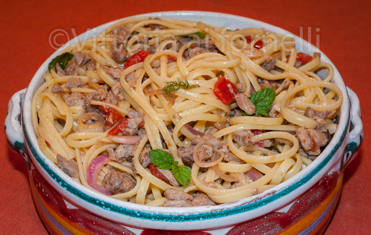 Pasta con tonno fresco, ricetta siciliana Vittoria ai fornelli