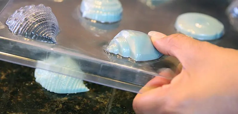 GloryBee Tips for Removing Soap from Plastic Molds GloryBee