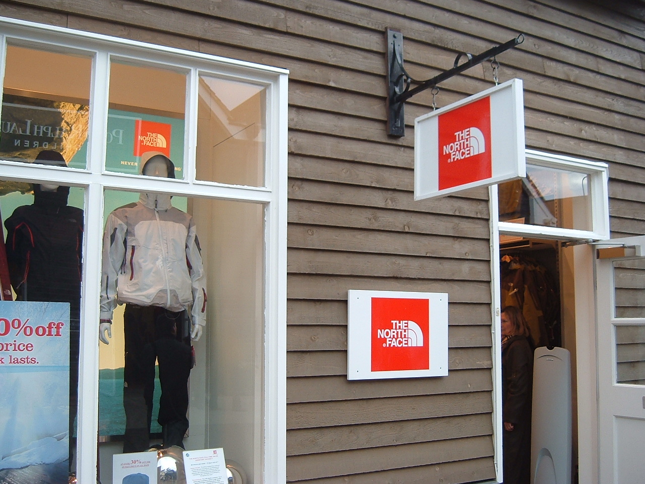 Boxing Day 游 Bicester Village 芳草苑