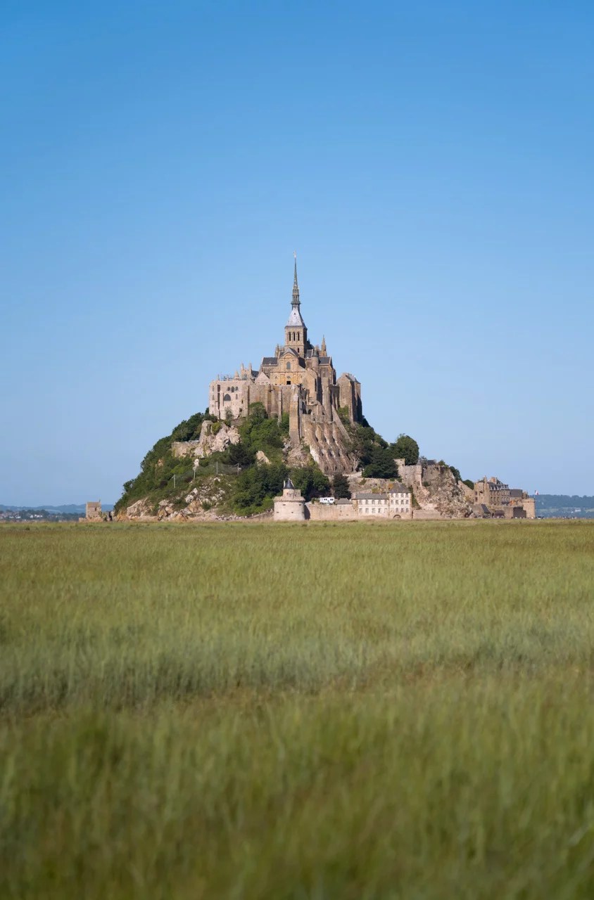 Camille Niel capture la Voie Lactée surplombant le MontSaintMichel