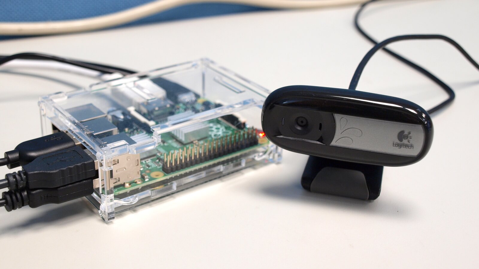 在 Raspberry Pi 中使用 USB 網路攝影機（cam）照相 G. T. Wang