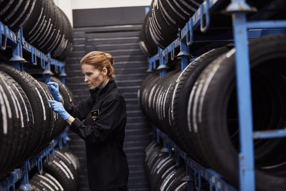 Wet weather driving tips Halfords