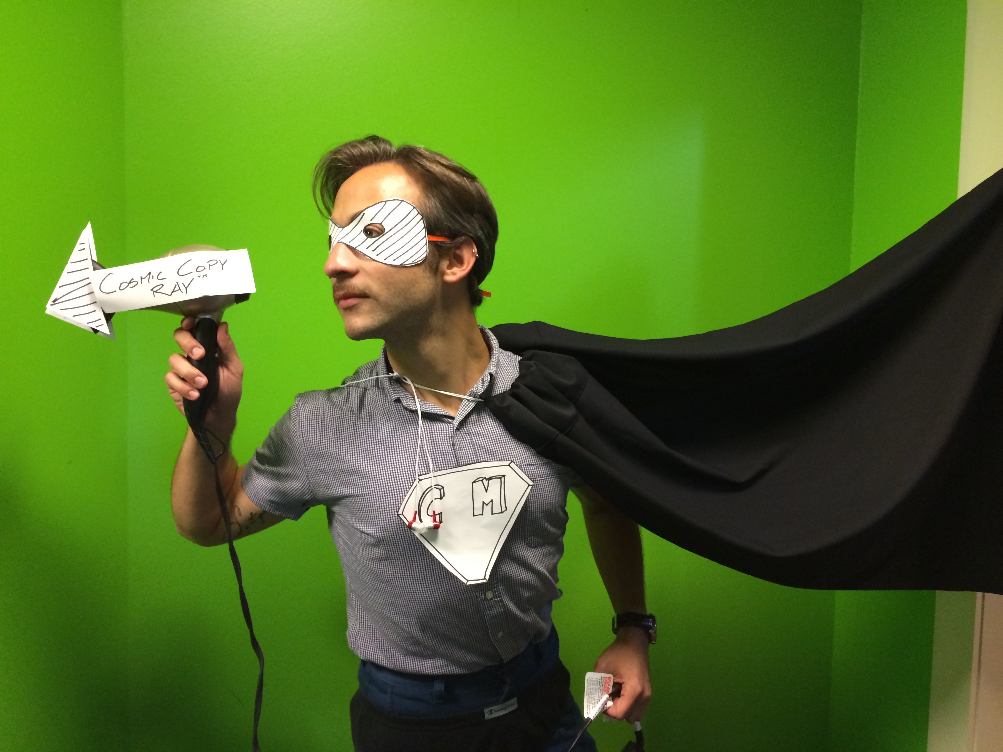 HOWTO Make your own super lastminute superhero costume for our Comic