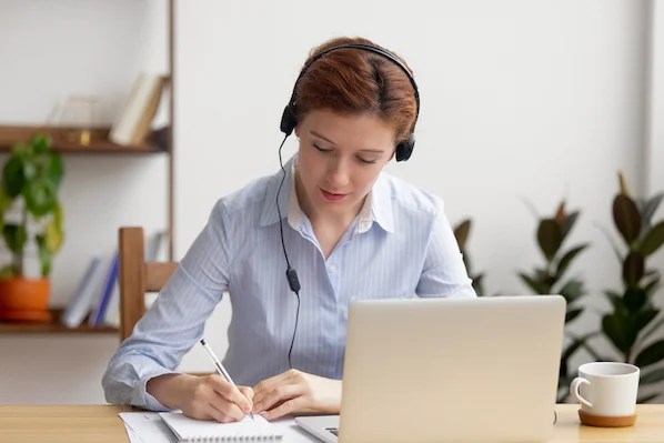 20 of the Best (& Funny) Customer Service Training Videos Online