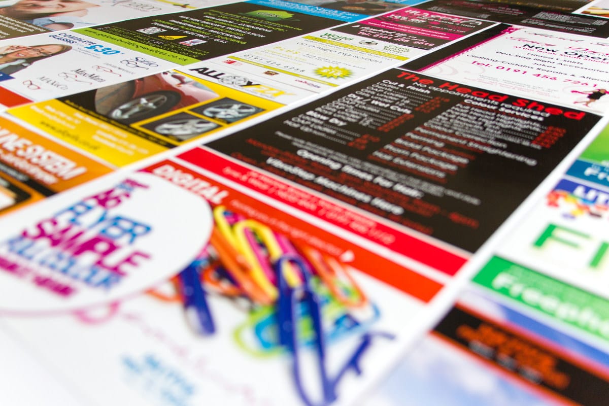 Stampa flyer o volantini differenze e consigli di