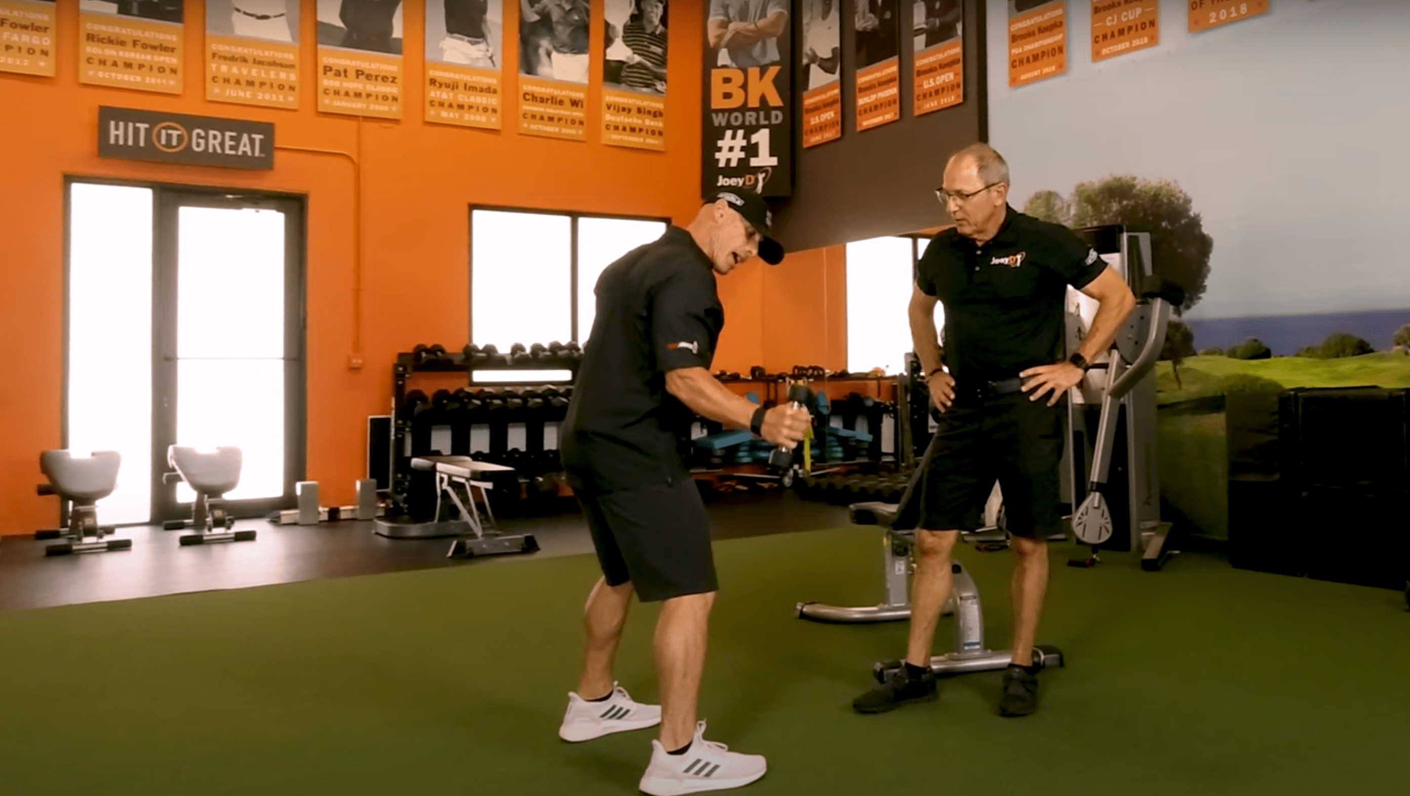 3 Shoulder Stretches for Golf to Improve Mobility and Flexibility 3 Shoulder Stretches for Golf to Improve Mobility and Flexibility