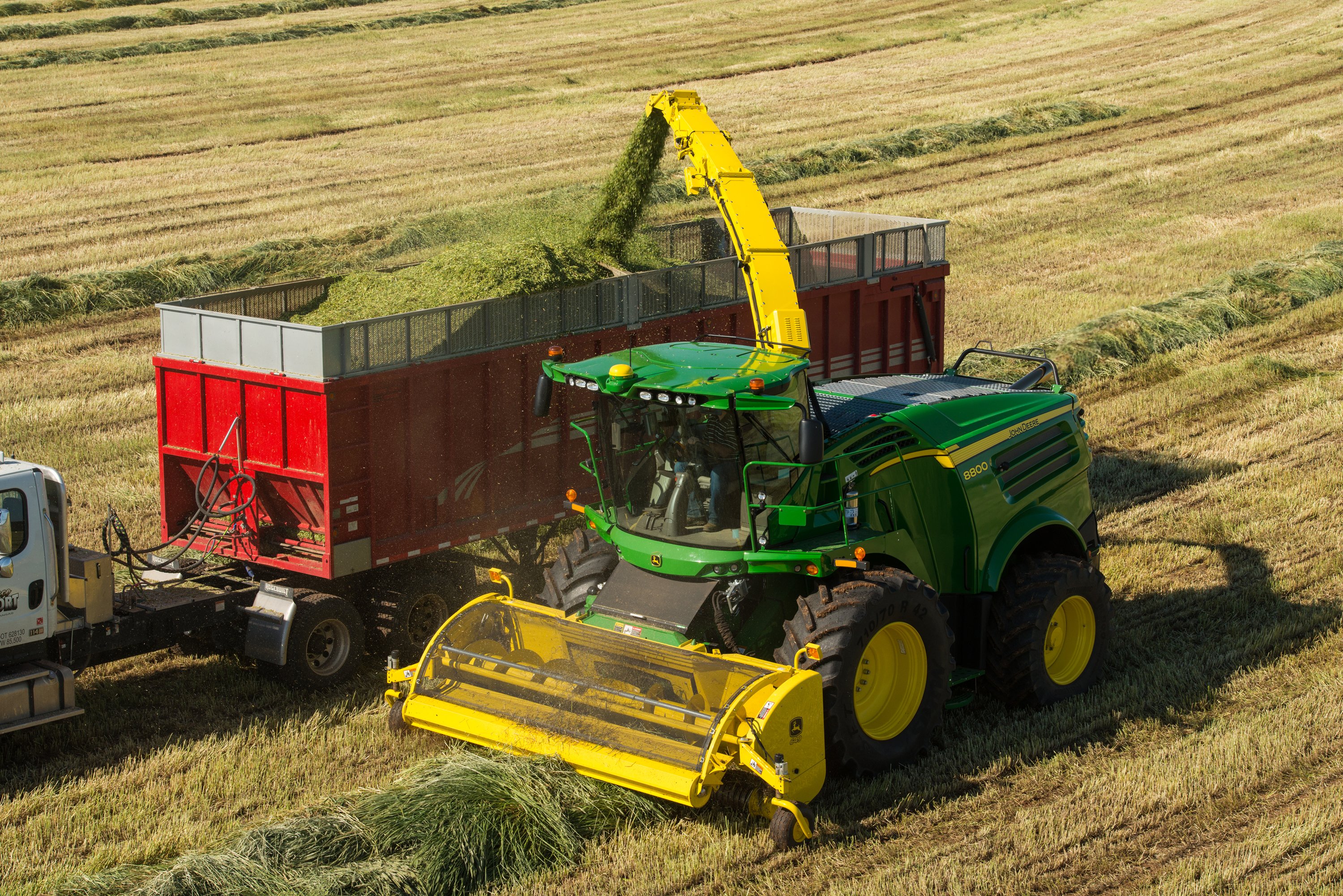 Presenting New John Deere Equipment for 2016