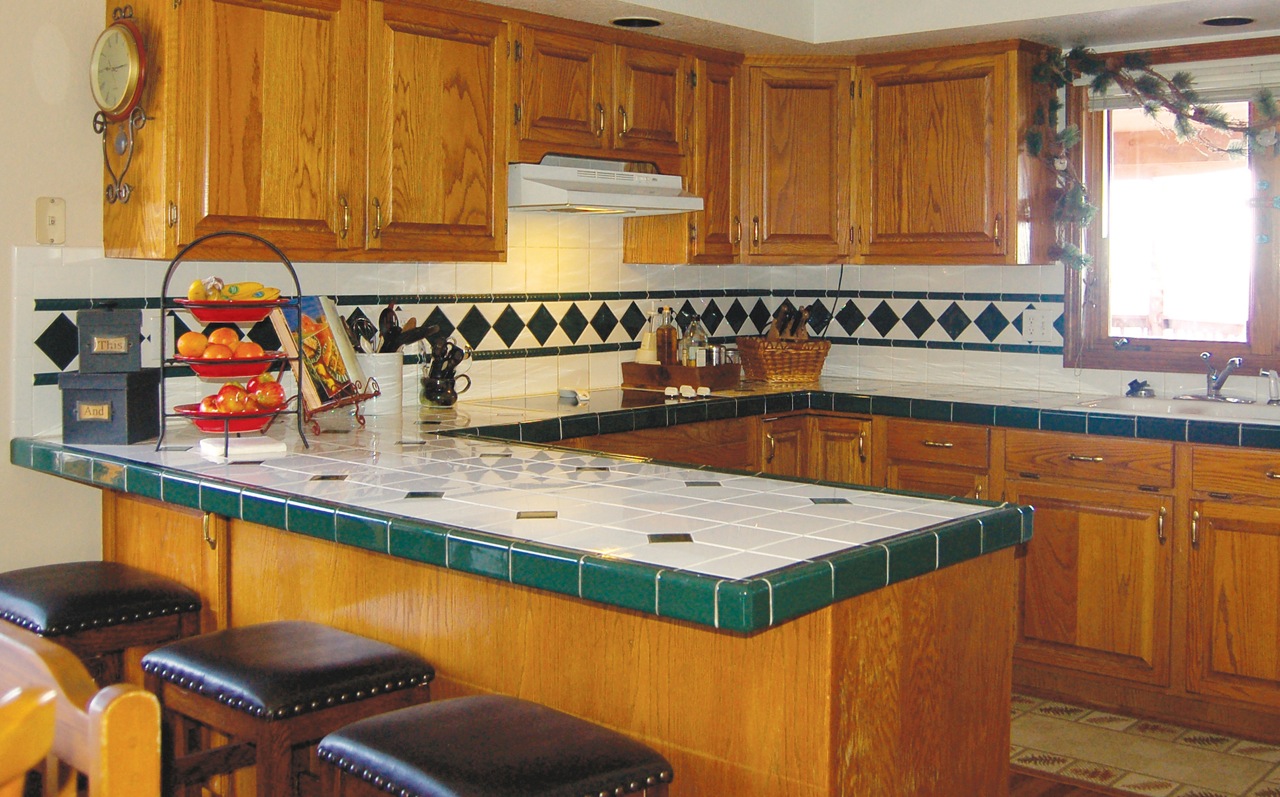 Can bathtubs and kitchen countertops be refinished