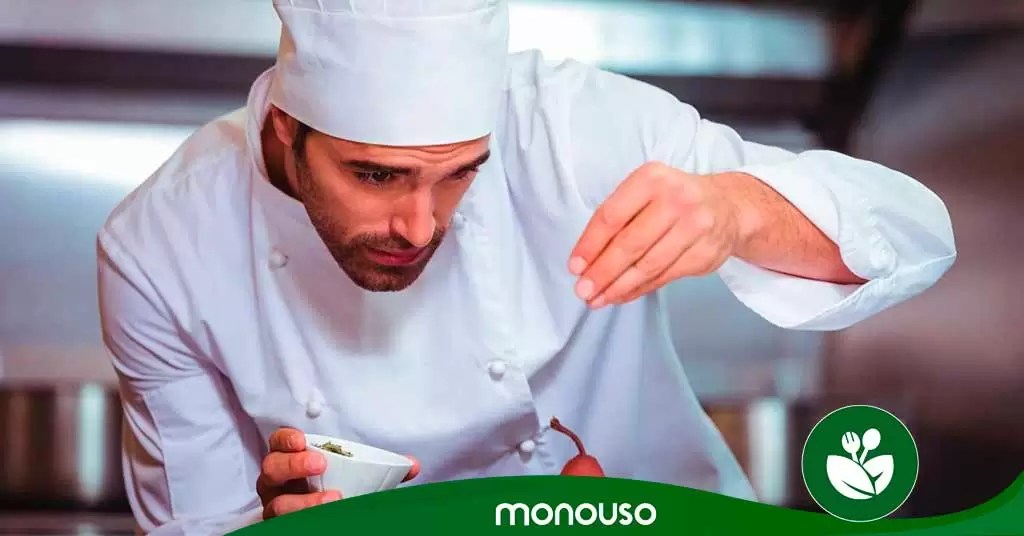 What do the 100 folds of the chef's hat represent? 👩‍🍳 Monouso