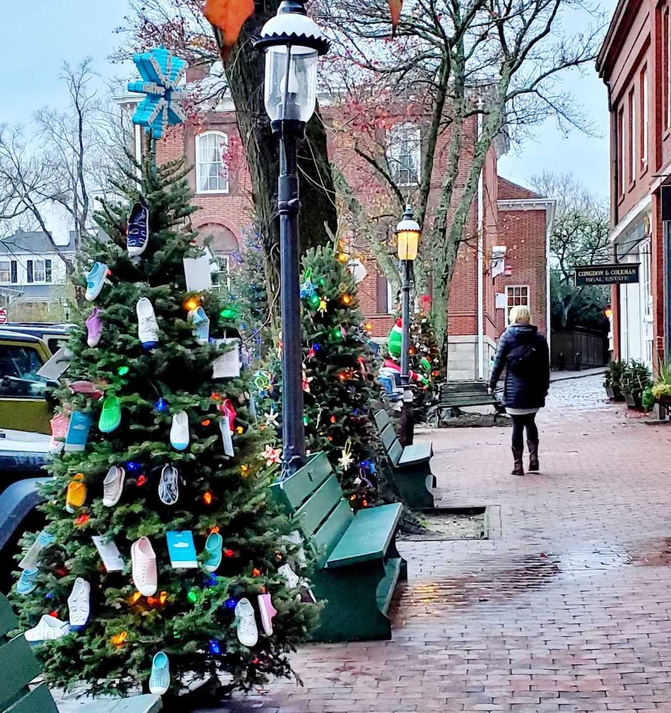 Nantucket Chamber Hosts Stroll December 35, 2021 Blog