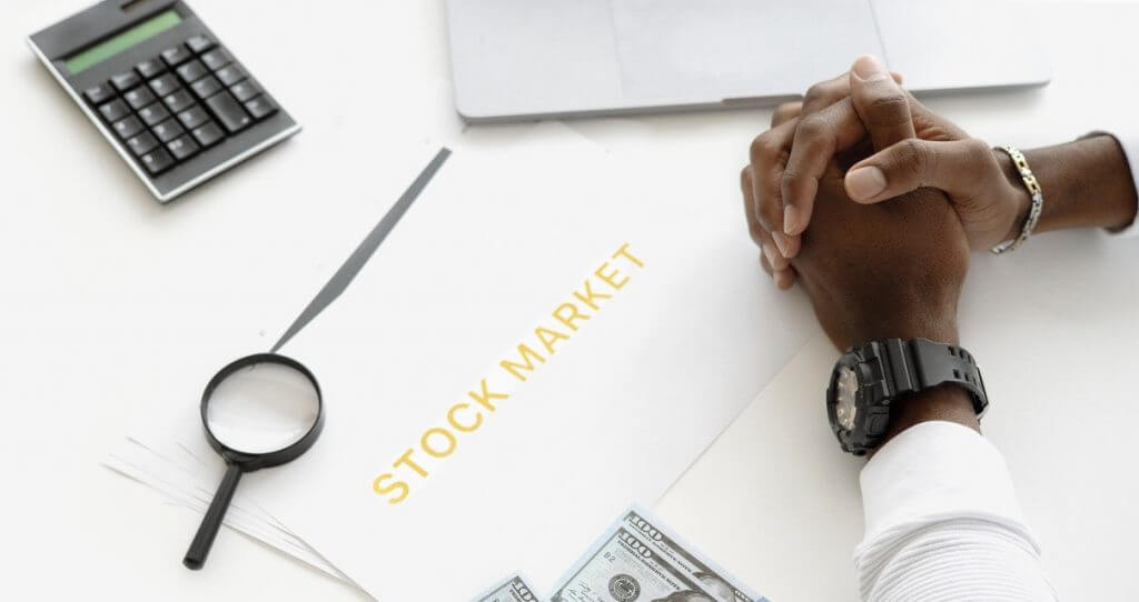 Choosing Between Swing Trading and Day Trading OneUp Trader Blog