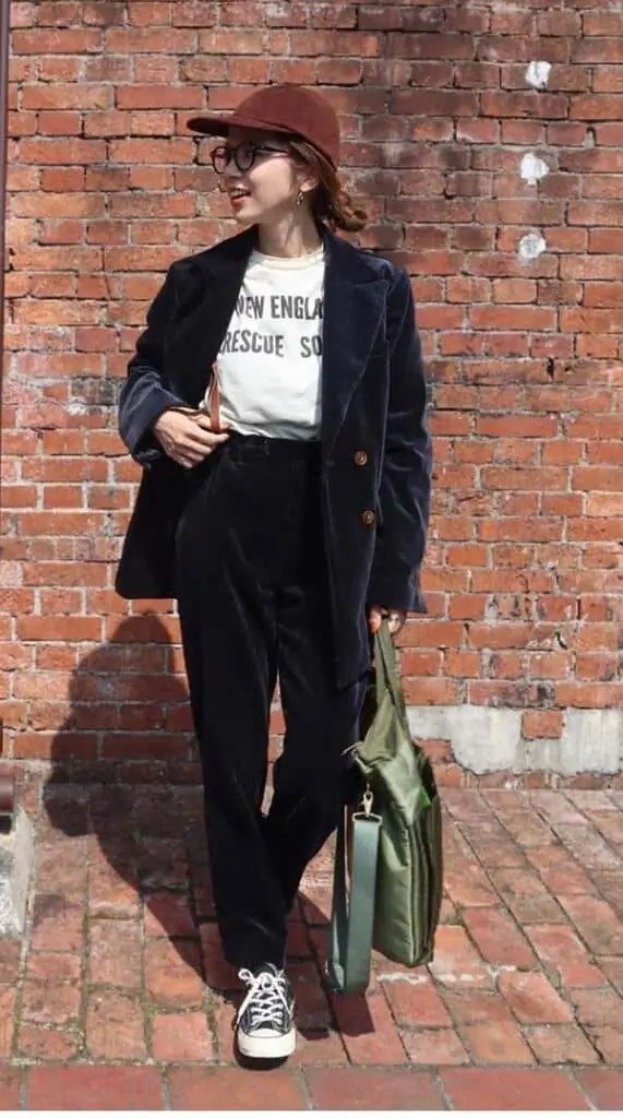 What to wear with corduroy pants Guide for Women)