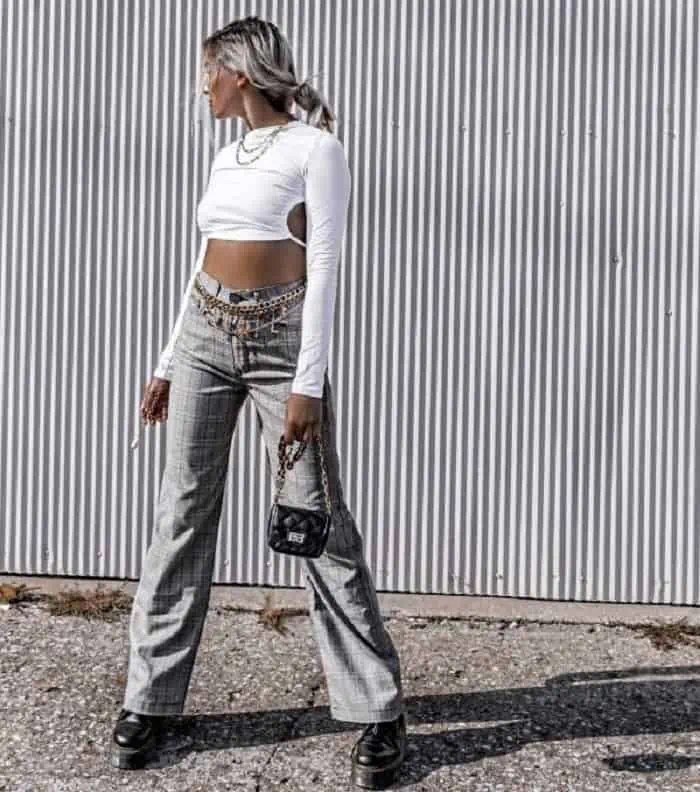 7 Best Necklines for a Small Bust Petite Dressing